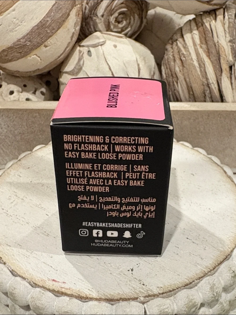 HUDA BEAUTY Easy Bake Shade Shifter — Blushed Pink